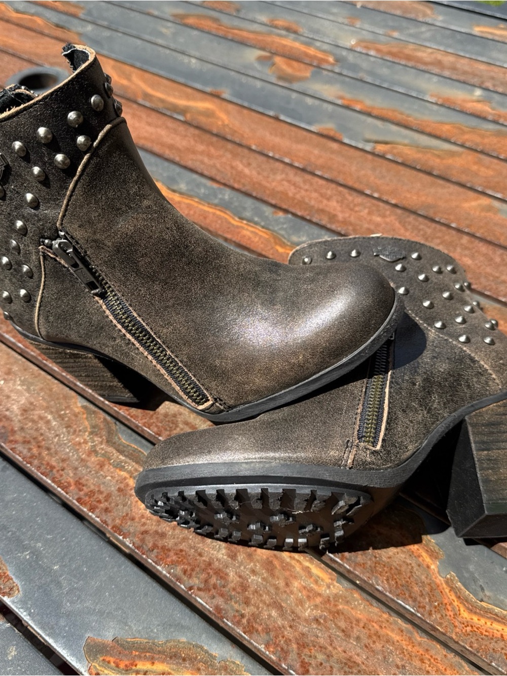 Harley Davidson Wexford Womens 6 Black Studded Leather Biker Boots Worn Once
